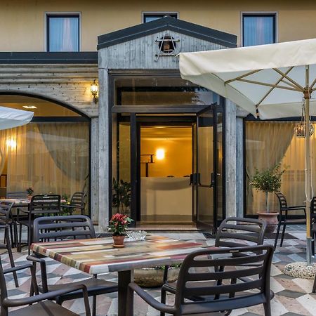 Hotel Postumia Dossobuono Exterior foto