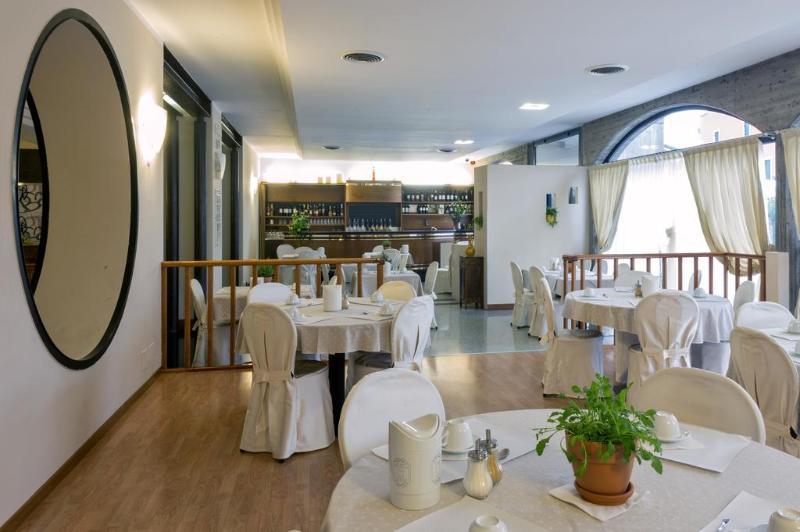 Hotel Postumia Dossobuono Exterior foto